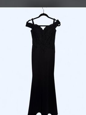 Eureka Elegant Black Off-Shoulder Evening Dress